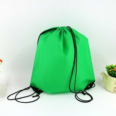 Bolsas não tecidas portáteis para transporte de logotipos com impressão personalizada em pó para compras Bolsa vermelha com cordão