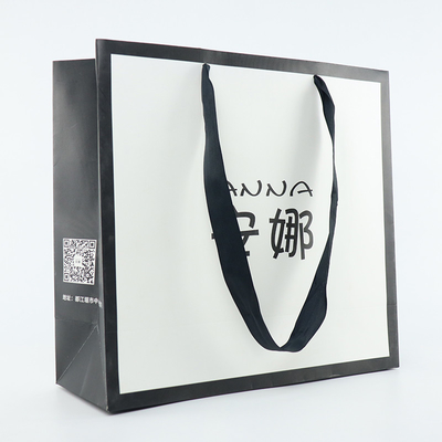 Saco de papel colorido Tote Bag With Logo de compra de Kraft da cópia feita sob encomenda