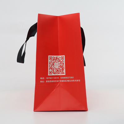 Empacotamento feito sob encomenda de Logo Paper Bags Wine Clothing da compra do saco do presente