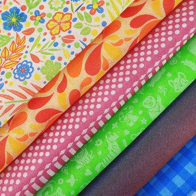 Polipropileno biodegradável da matéria prima dos sacos da toalha de mesa não tecida pequena da tela do rolo